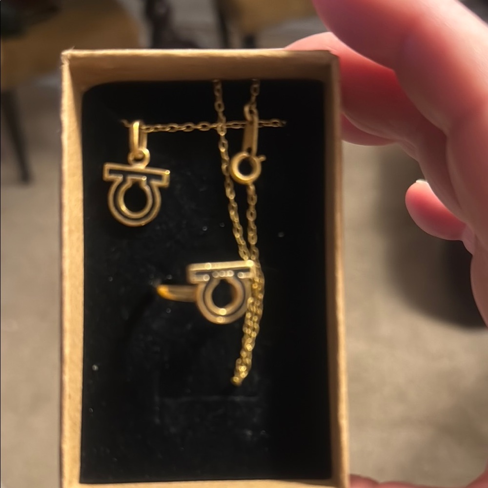 Elegant Gold Jewelry Set